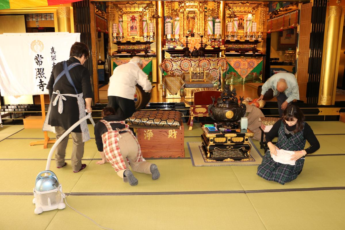 2015.12　おみがき・寺院・納骨堂清掃奉仕活動