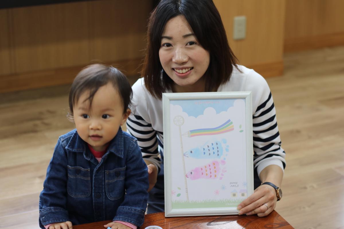 4月25日    手形足形アートワークショップ～赤ちゃんとママのひろば～
