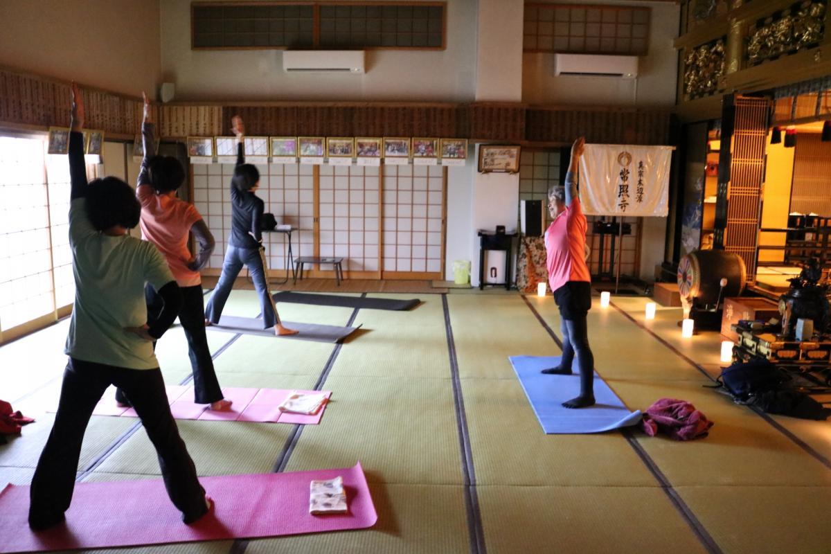 1月26日    寺ヨガ