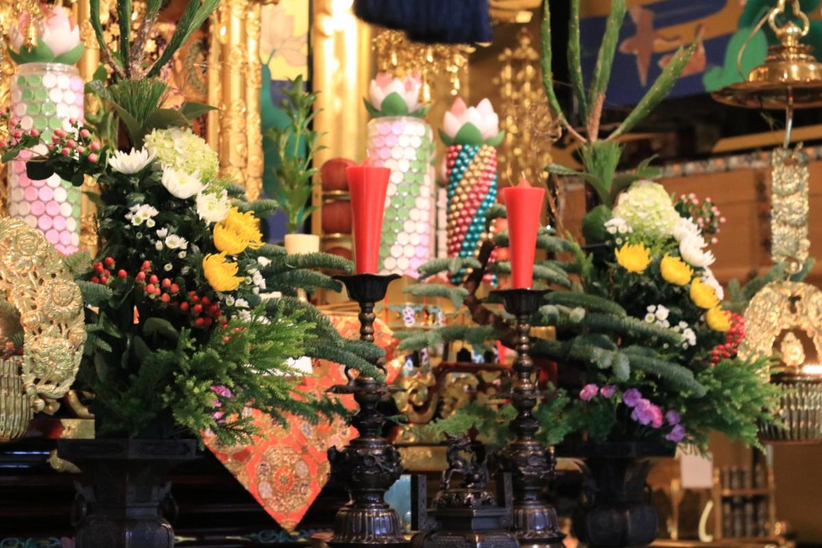 12月1日    報恩講のお荘厳