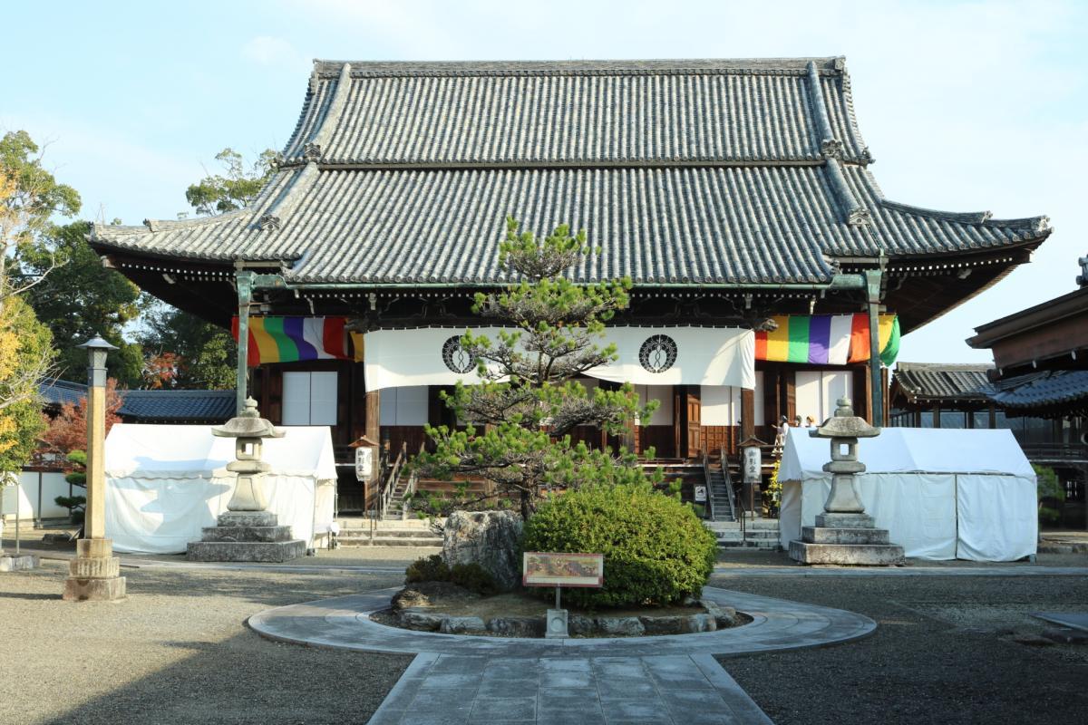 11月24日    本山錦織寺 報恩講法要
