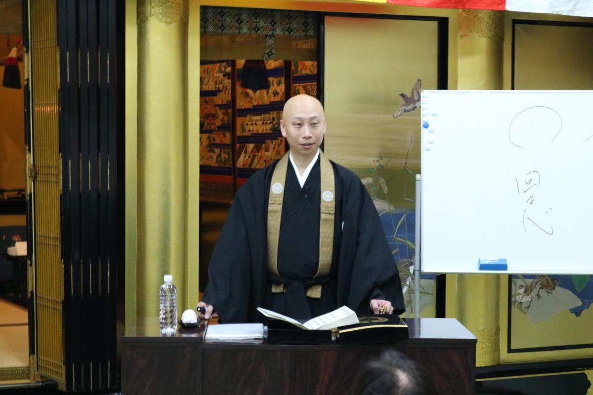 12月1日～2日    宗祖親鸞聖人報恩講法要